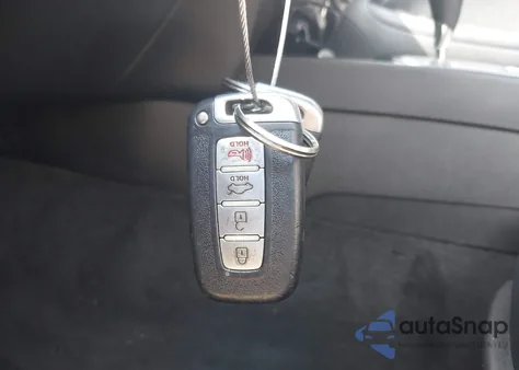 2013 Hyundai Genesis 3.8 z USA, uszkodzony, nr VIN KMHGC4DD9DU225294